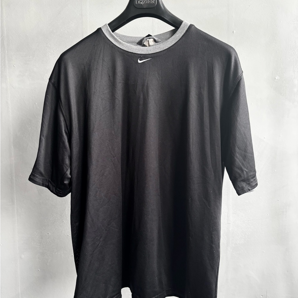 Nike Black and Gray Short Sleeve Tee
